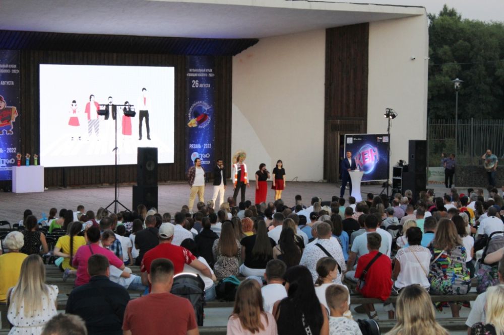 На музыкальном фестивале КВН признавались в любви Рязани и следовали за «Русской дорогой»