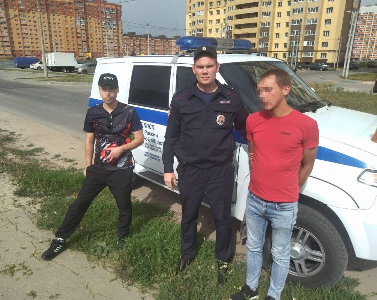 В Рязани с поличным задержали двух наркодельцов