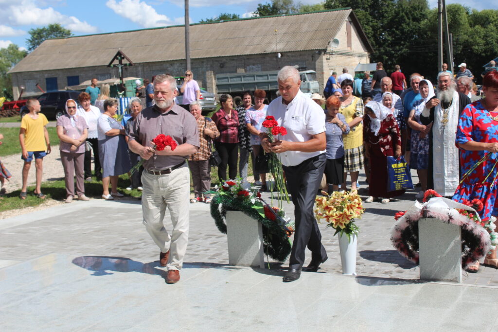 В Ермолово открыли памятник односельчанам, погибшим в годы ВОВ Мероприятие стало возможным благодаря участию в программе «Поддержки местных инициатив».