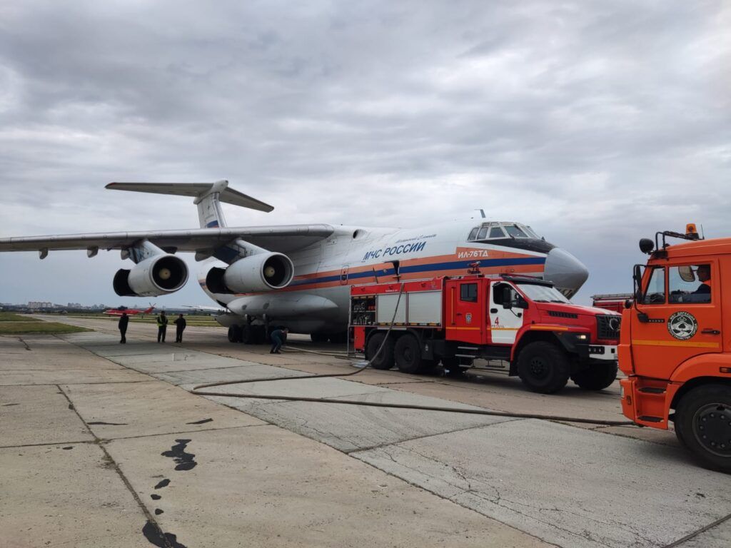 Леса Рязанской области тушат свыше 9200 человек и 1700 единиц техники От МЧС России в Рязанской области задействованы в тушении аэромобильные группировки из пяти соседних регионов.