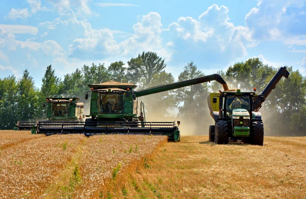 Аграрии Рязанской области продолжают уборку зерновых, масличных, овощных и кормовых культур