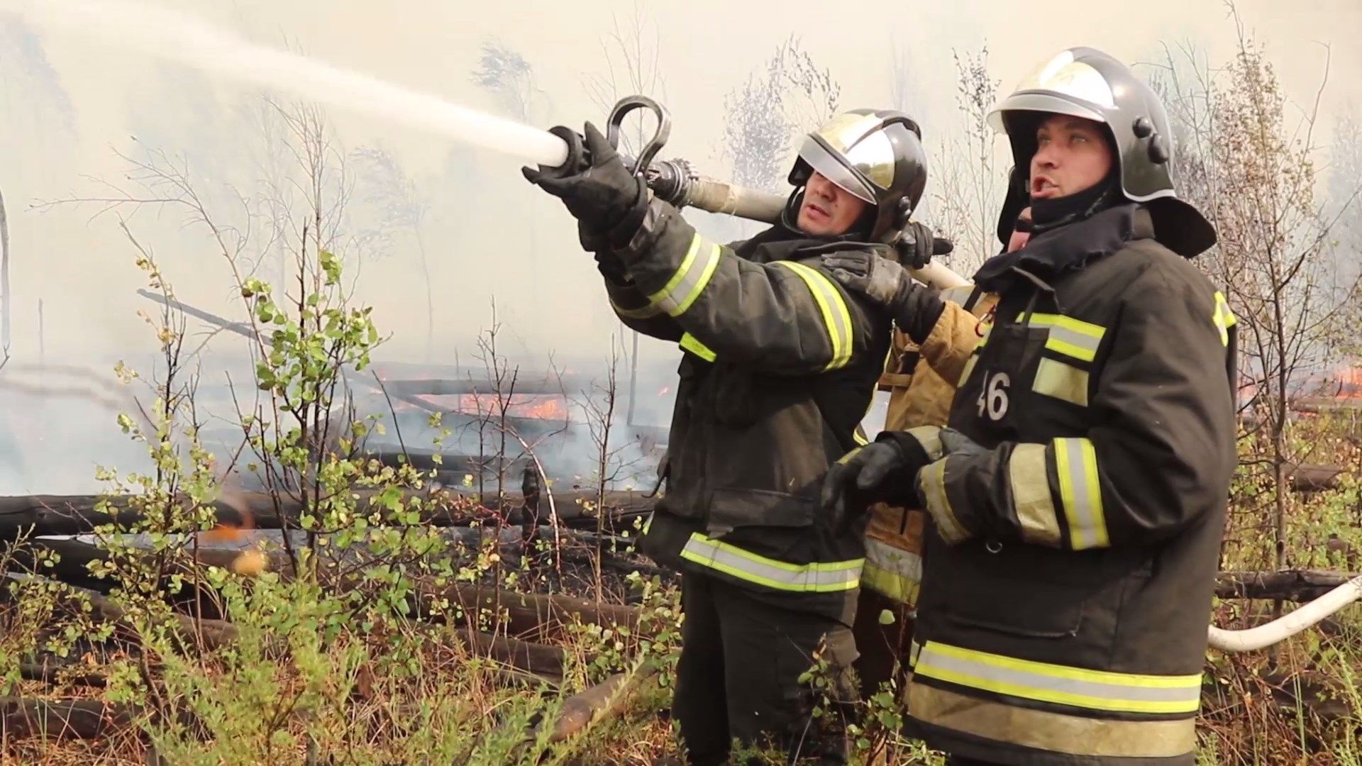 Опубликовано видео тушения лесных пожаров в Рязанской области