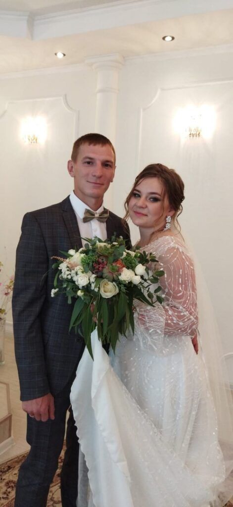 Рязанский ЗАГС опубликовал фотографии пар, расписавшихся 13 августа
