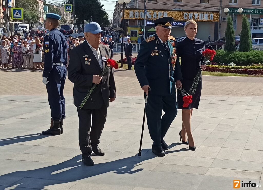 В Рязани возложили цветы в честь 79-й годовщины победы в Курской битве
