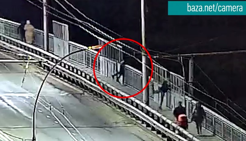 Подросток упал вниз с Ленинградского моста в Вологде
