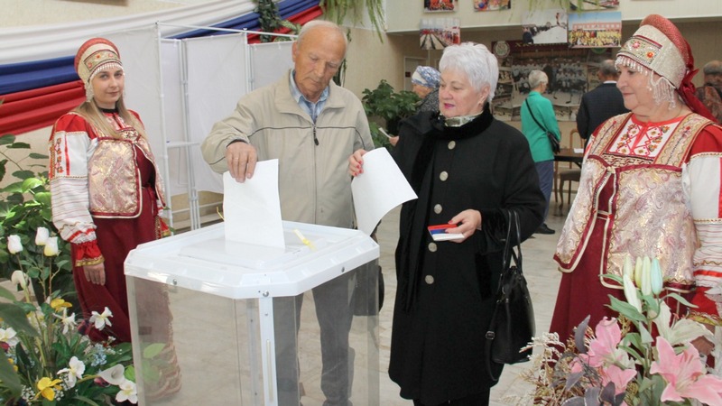 В Рязанском районе проголосовали супруги, сыгравшие золотую свадьбу