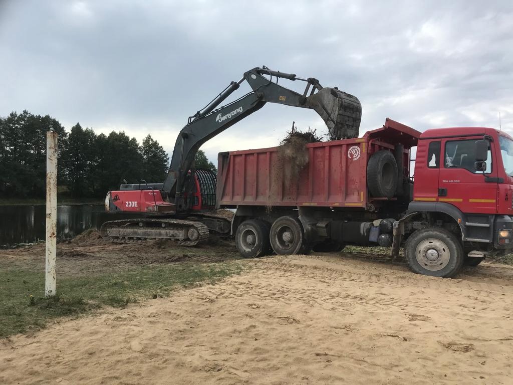 В Кадомском районе на озере Белое благоустраивают пляж В Кадомском районе на озере Белое благоустраивают пляж Пляжную зону очищают и выравнивают с помощью тяжёлой техники.