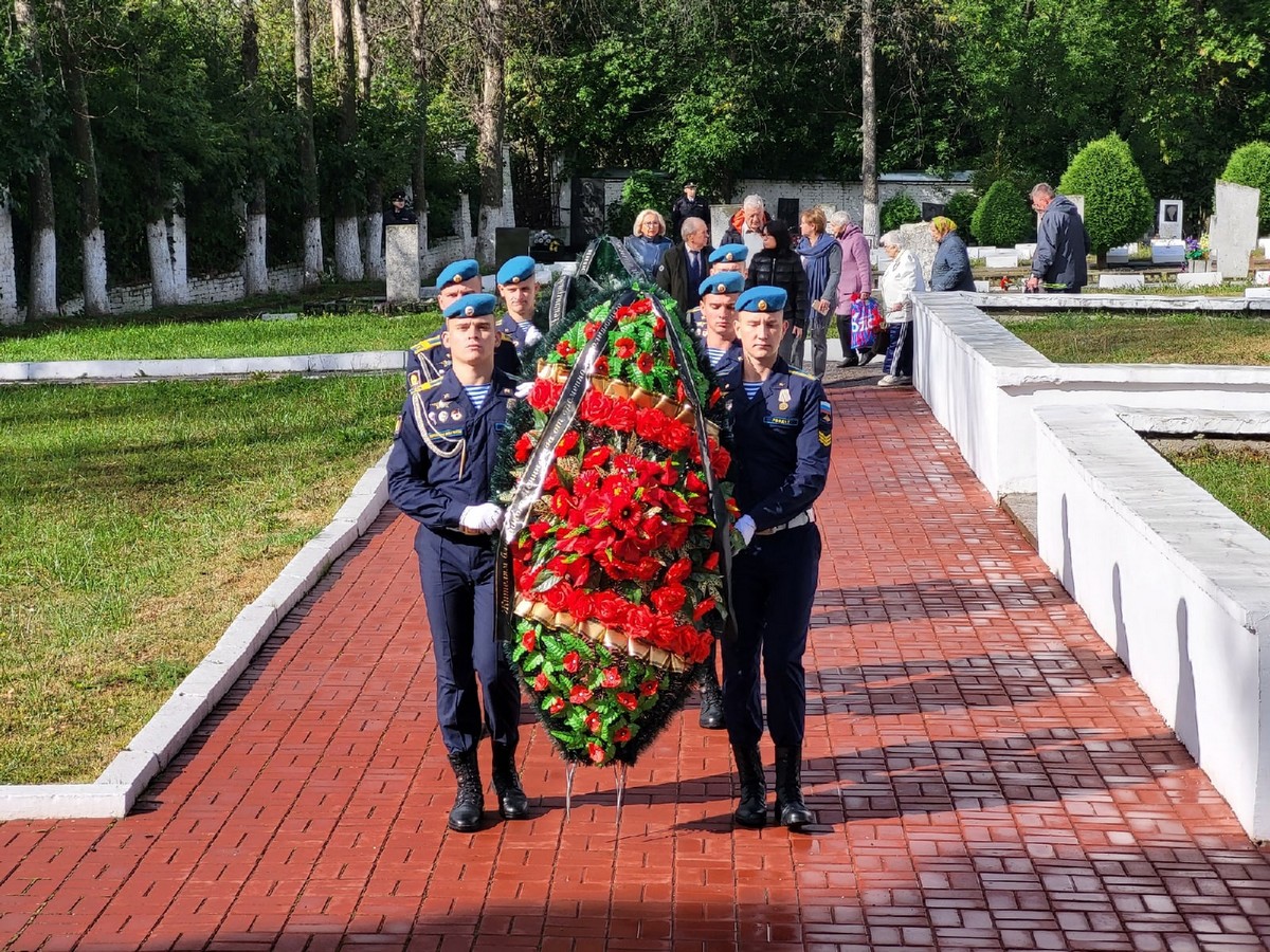 В 81-ю годовщину начала блокады Ленинграда возложили цветы на Скорбященском  мемориале в Рязани | 08.09.2022 | Рязань - БезФормата