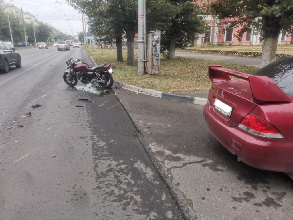 В центре Рязани в ДТП пострадал 19-летний мотоциклист В центре Рязани в ДТП пострадал 19-летний мотоциклист На улице Циолковского столкнулись Mitsubishi Lancer и мотоцикл Honda.