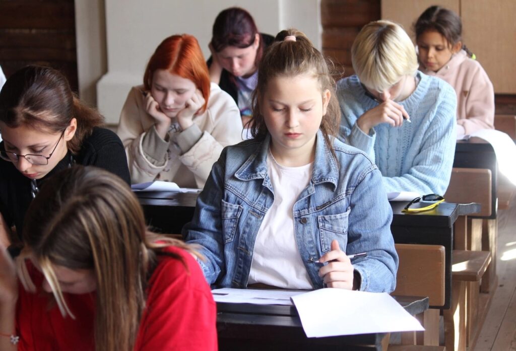 В Рязанской области открылись «Есенинские дни» В Рязанской области открылись «Есенинские дни» В Константиново прошёл концерт ансамбля "Радуница".
