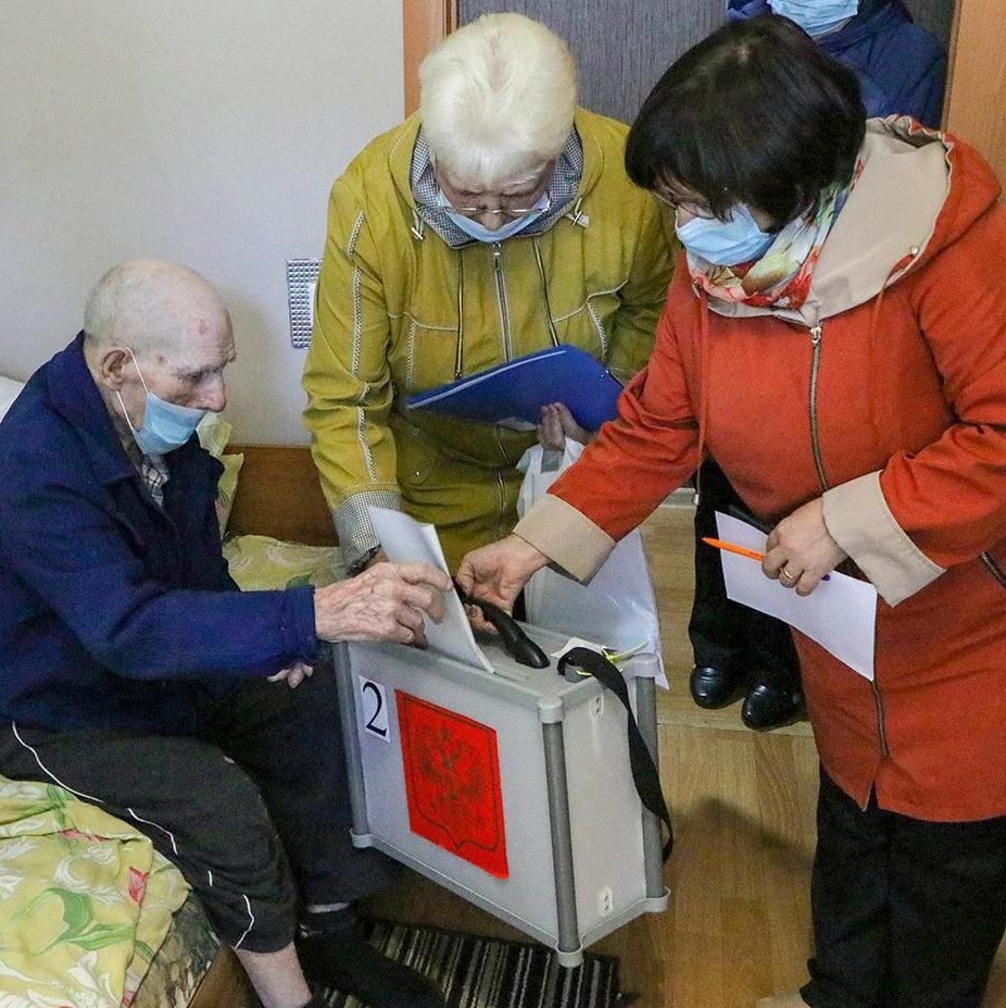 На выборах в Рязанской области проголосовал 100-летний ветеран