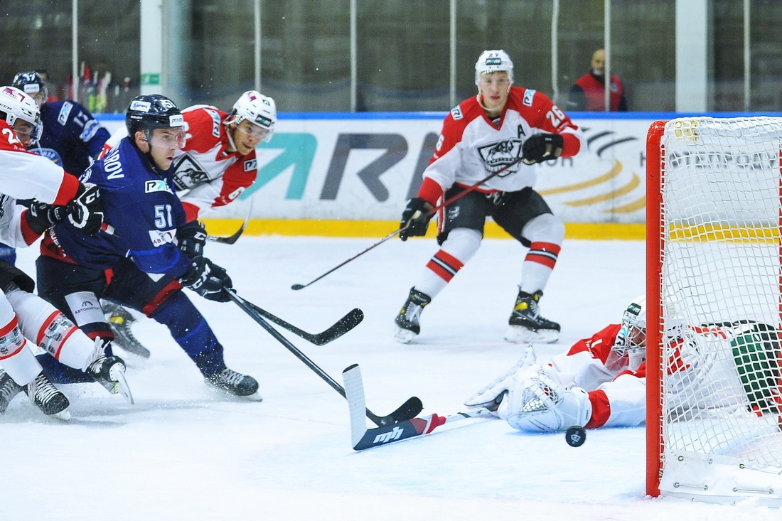 Хоккейный клуб «Рязань-ВДВ» одержал первую победу в сезоне