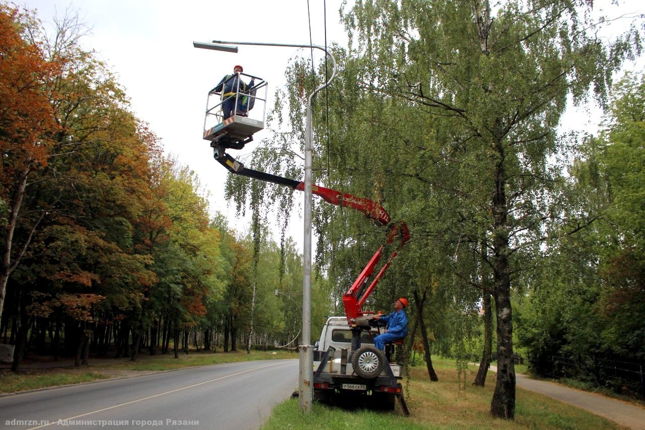 В Рязани ремонтируют сети уличного освещения