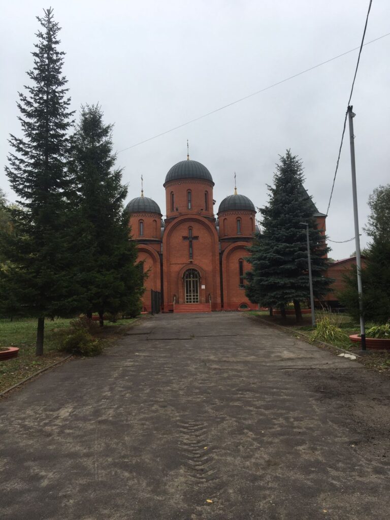 Пешая экскурсия «Религиозная Москва» в Отрадном: от буддийской ступы до синагоги Пешая экскурсия «Религиозная Москва» в Отрадном: от буддийской ступы до синагоги Корреспондент 7info побывала на пешей экскурсии по духовно-просветительскому комплексу российских традиционных религий в Отрадном, или «Малому Иерусалиму» (Новый Иерусалим), большая часть объектов которого воздвигнута благодаря предпринимателю-меценату Рашиду Баязитову