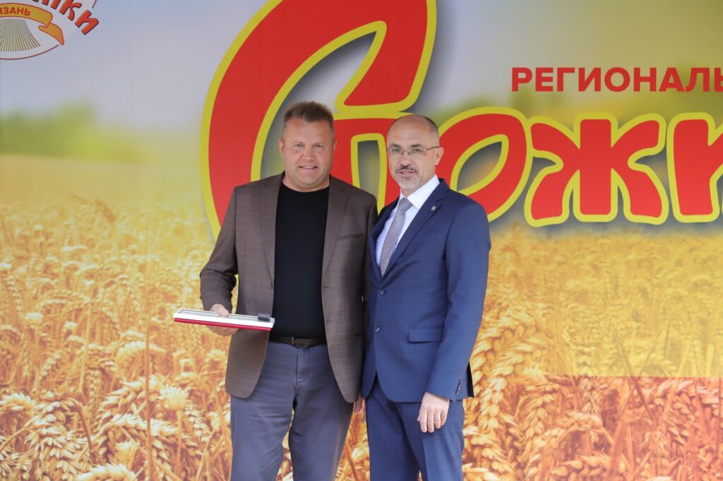 В Рязани проходит региональный фестиваль «Праздник урожая «Спожинки» В Рязани проходит региональный фестиваль «Праздник урожая «Спожинки» Организаторами фестиваля выступили министерство сельского хозяйства и продовольствия Рязанской области, РГАТУ им. П.А. Костычева