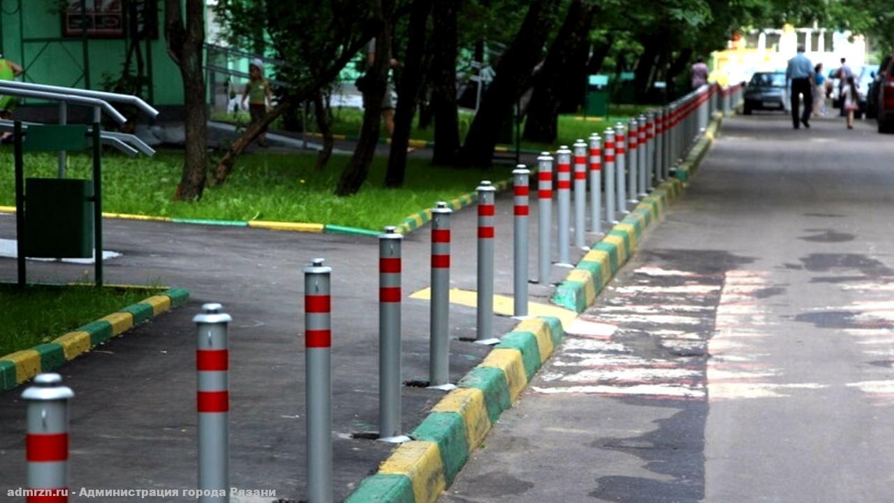С начала года рязанцам выписали штрафов более чем на 780 тысяч рублей за парковку на газонах