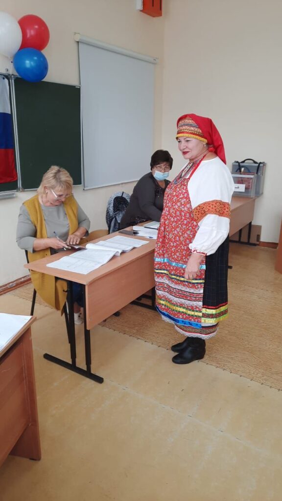 Некоторые избиратели в Рязанской области пришли проголосовать в необычных костюмах