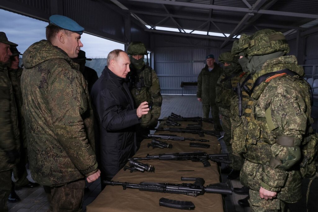 Фоторепортаж о визите Владимира Путина на полигон в Рязанскую область Фоторепортаж о визите Владимира Путина на полигон в Рязанскую область Министерство обороны РФ опубликовало фотографии, сделанные во время визита главы государства.