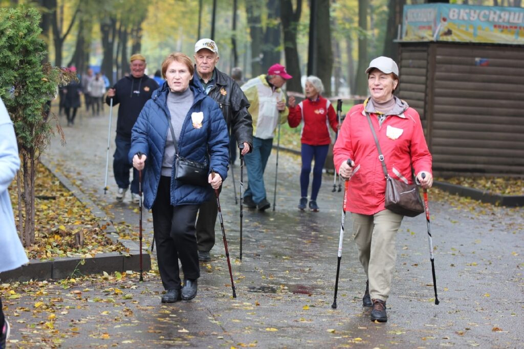 В Рязани прошёл «Осенний марафон» по скандинавской ходьбе