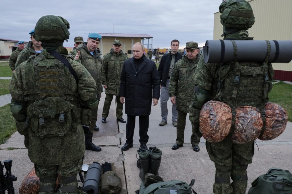 Фоторепортаж о визите Владимира Путина на полигон в Рязанскую область