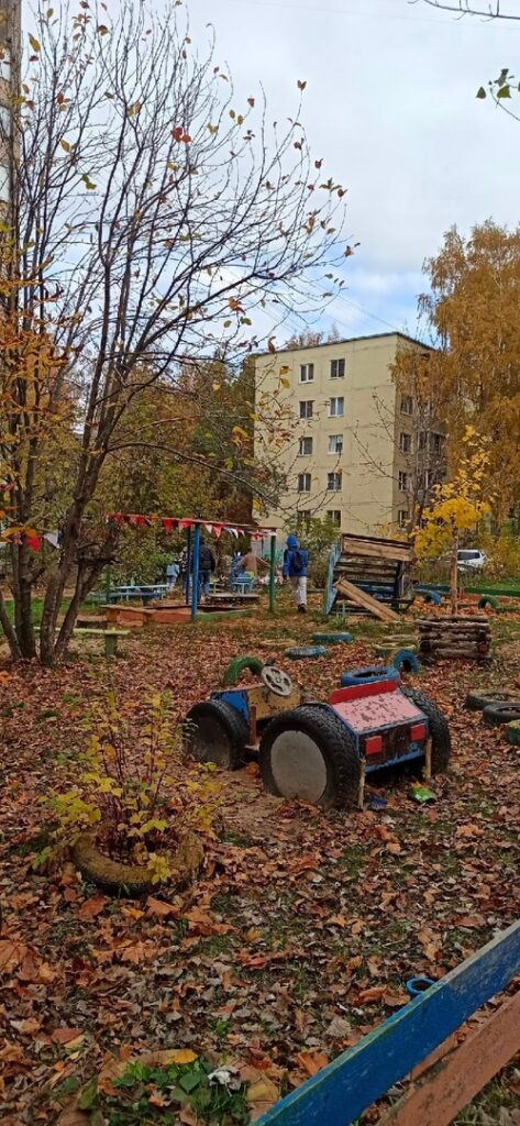 В Дашково-Песочне разломали детскую площадку В Дашково-Песочне разломали детскую площадку В комментариях рязанцы предлагают родителям организовать досуг своих детей.