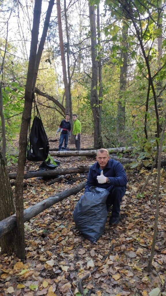 Экоактивисты подвели итоги «Большой уборки» в Рязанской области Работы провели в районе села Полково, парке имени Белякова, Кузьмином овраге, на набережной Лыбеди, а также Ласковском, Сегденском и Чёрненьком озёрах.