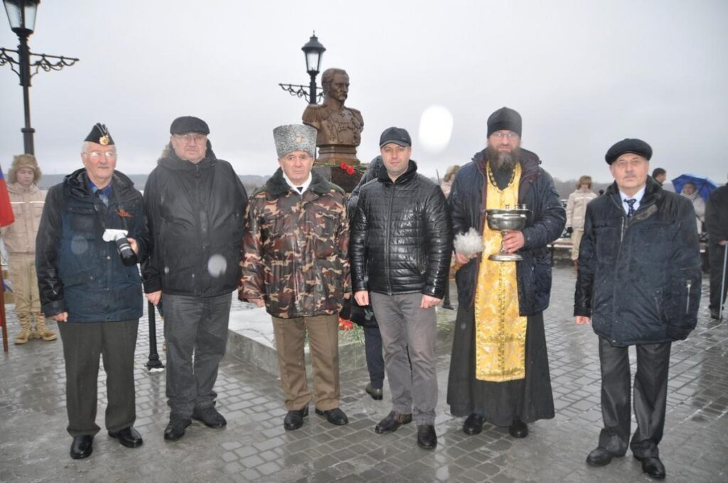 В Касимове торжественно открыли бюст адмирала Александра Авинова