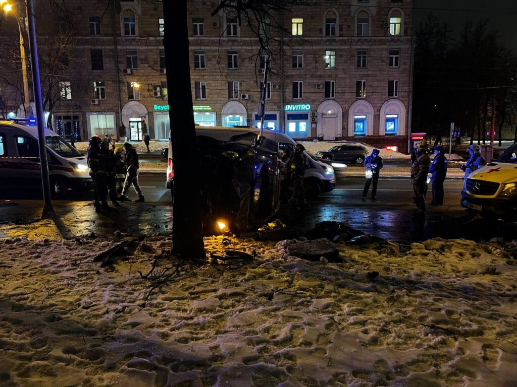Москвичка за рулём Kia сбила на тротуаре женщину с детьми