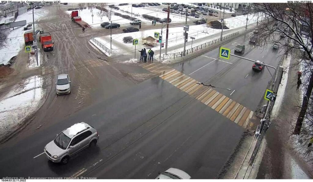 В Рязани комиссия приняла в работу новый светофор на улице Спортивной
