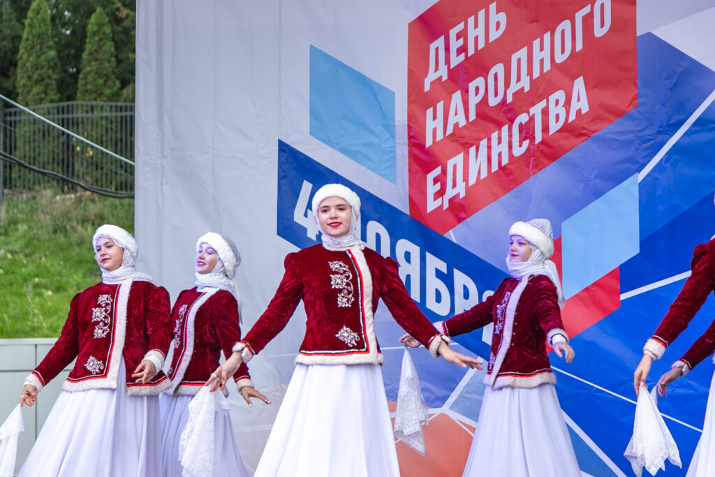 Более 5 тысяч человек отпраздновали День народного единства в Липецке