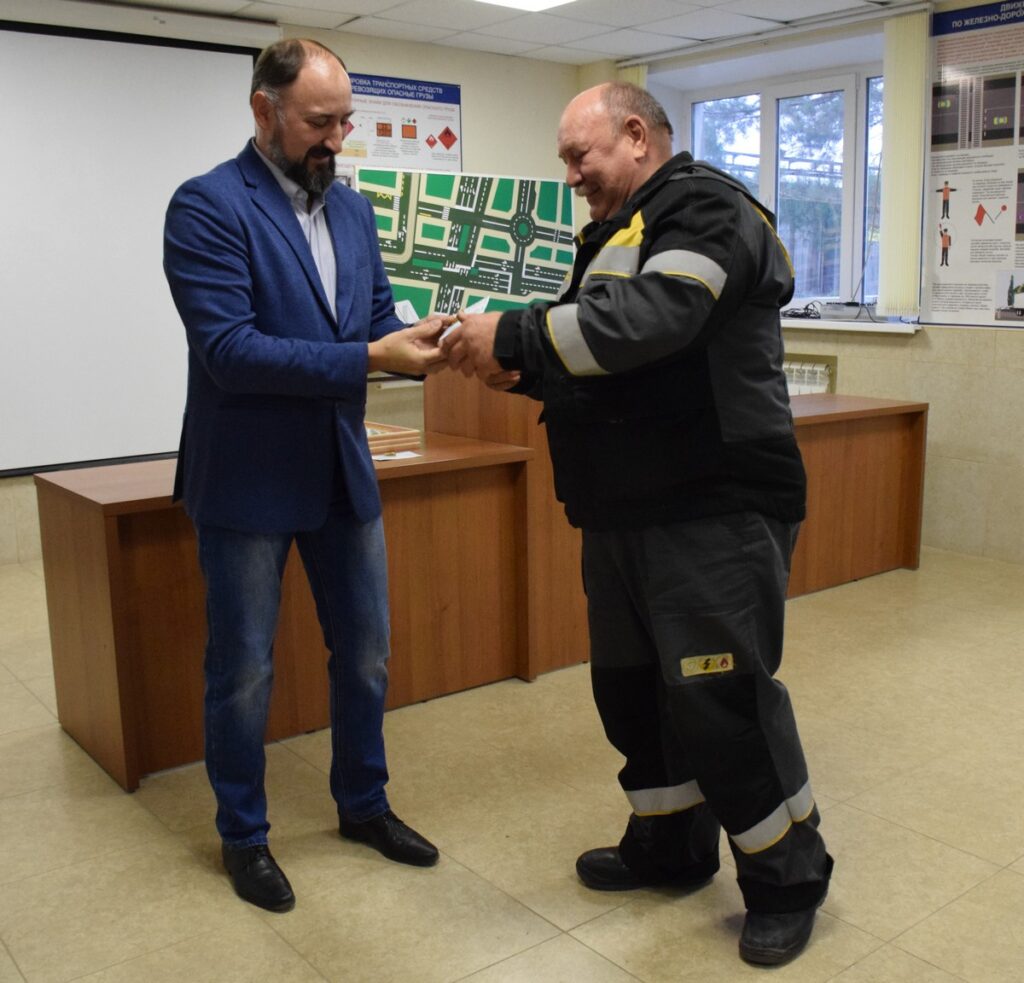 Пять работников РНПК получили знаки отличия Министерства транспорта РФ