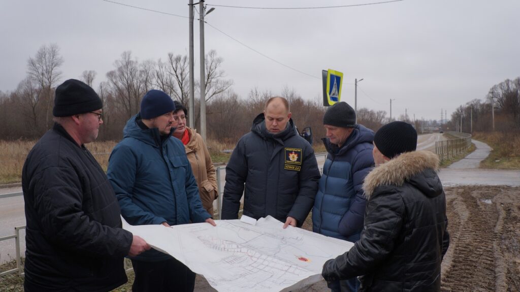 Министр ЖКХ Рязанской области осмотрел новый водопровод в Скопине Министр ЖКХ Рязанской области осмотрел новый водопровод в Скопине Подключение новых водоводов позволит существенно сократить количество аварийных отключений.