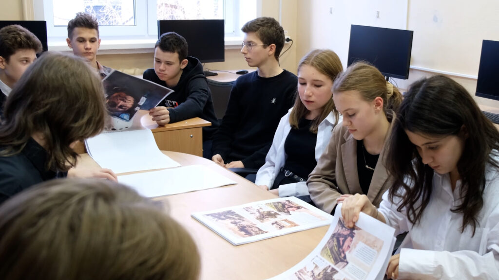 Школьники узнают из графической новеллы о подвиге героя СВО из Рязанской области