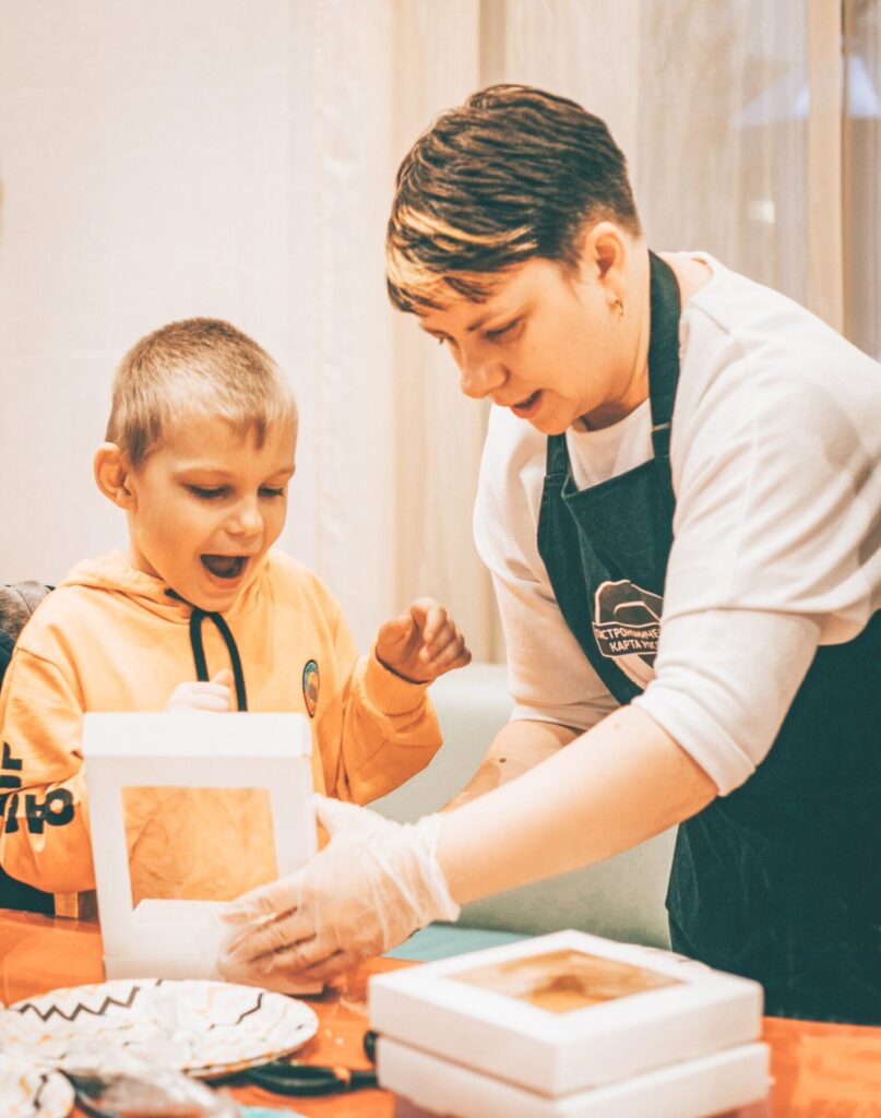 Ассоциация кулинаров Рязанского края и Рязанский театр кукол провели благотворительную акцию «Ёлка с ложкой»