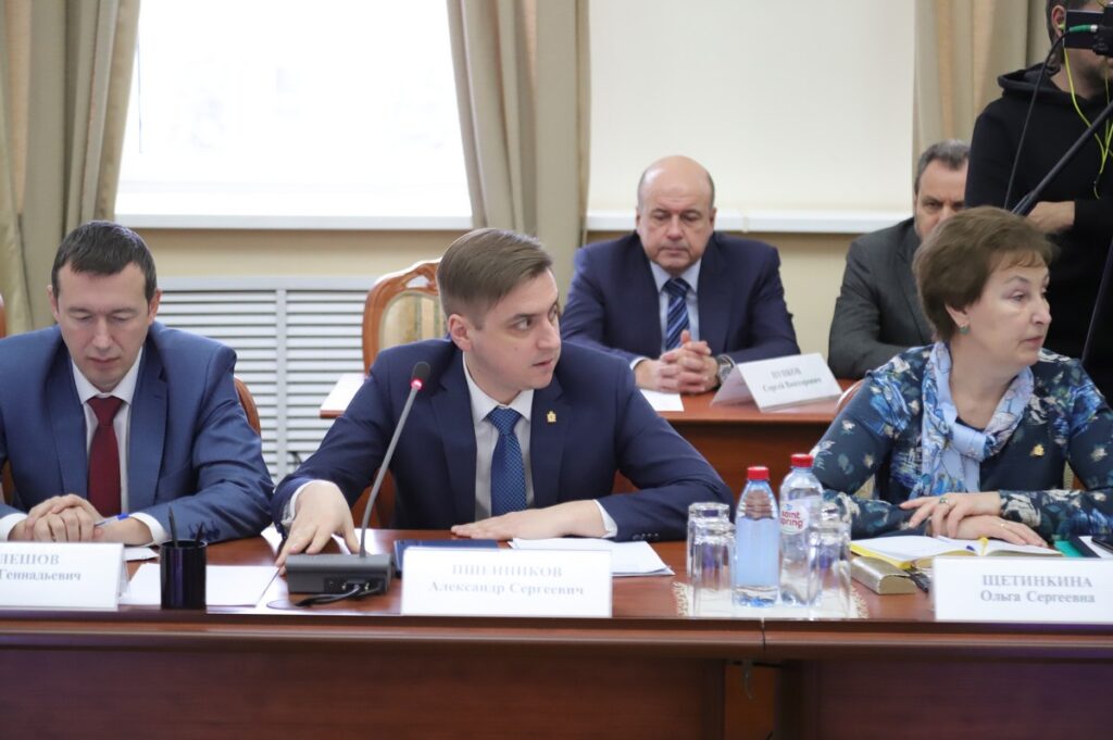 Кадровые изменения в правительстве Рязанской области 16 июня: что известно? Анна Рослякова покинула кабмин, на её место назначен Денис Боков. Глава Минздрава получил новое назначение.