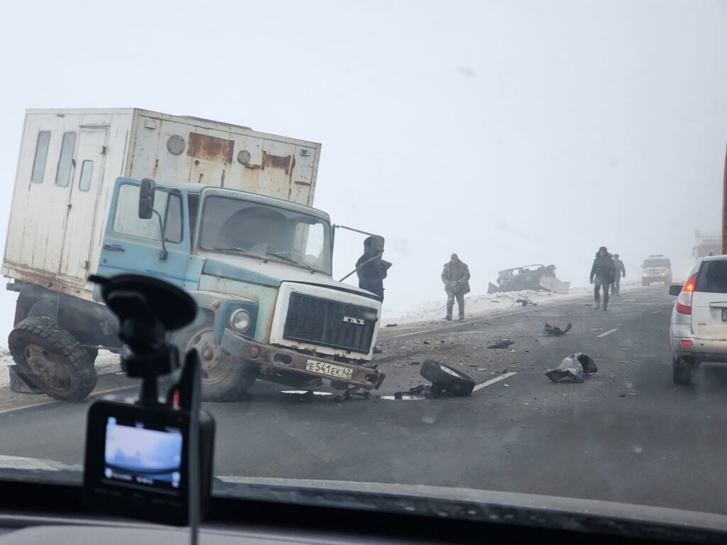 В Рязанской области погиб водитель ВАЗ после столкновения с грузовиком