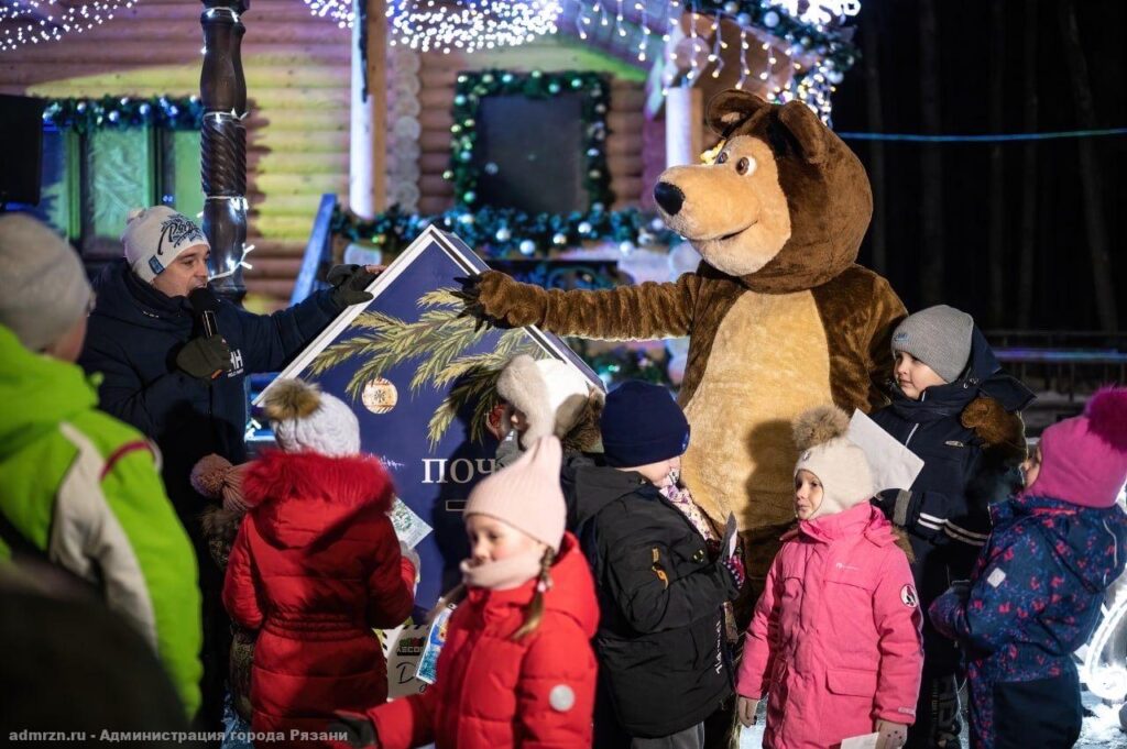 В рязанском Лесопарке открылась новогодняя почта Деда Мороза