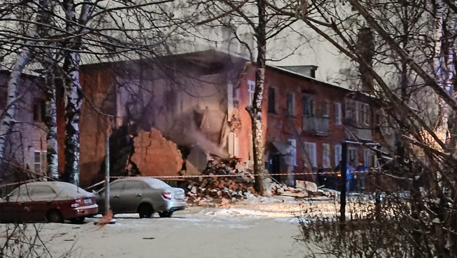 Проводится доследственная проверка по факту обрушения жилого дома на улице Пушкина