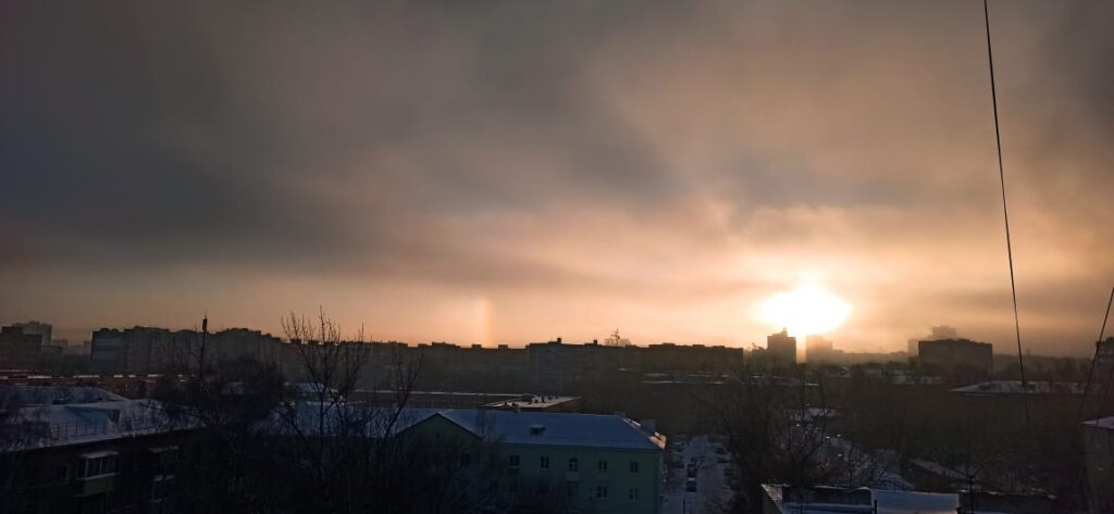В Рязани 15 декабря сфотографировали радужный столб