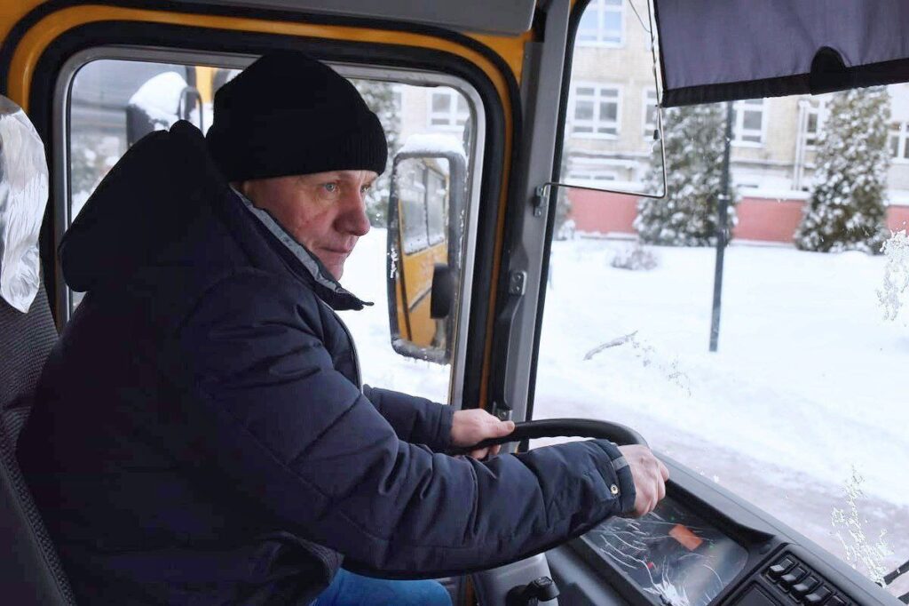 52 школы в Рязанской области получили новые автобусы