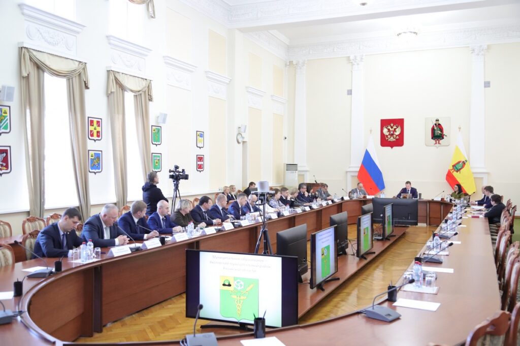Очередной «час муниципалитета» посвятили развитию Ухоловского района