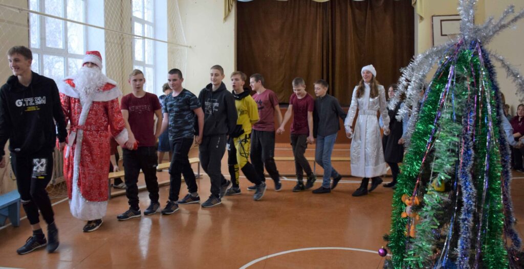 Воспитанники Чапаевской школы-интерната получили подарки от Рязанской НПК