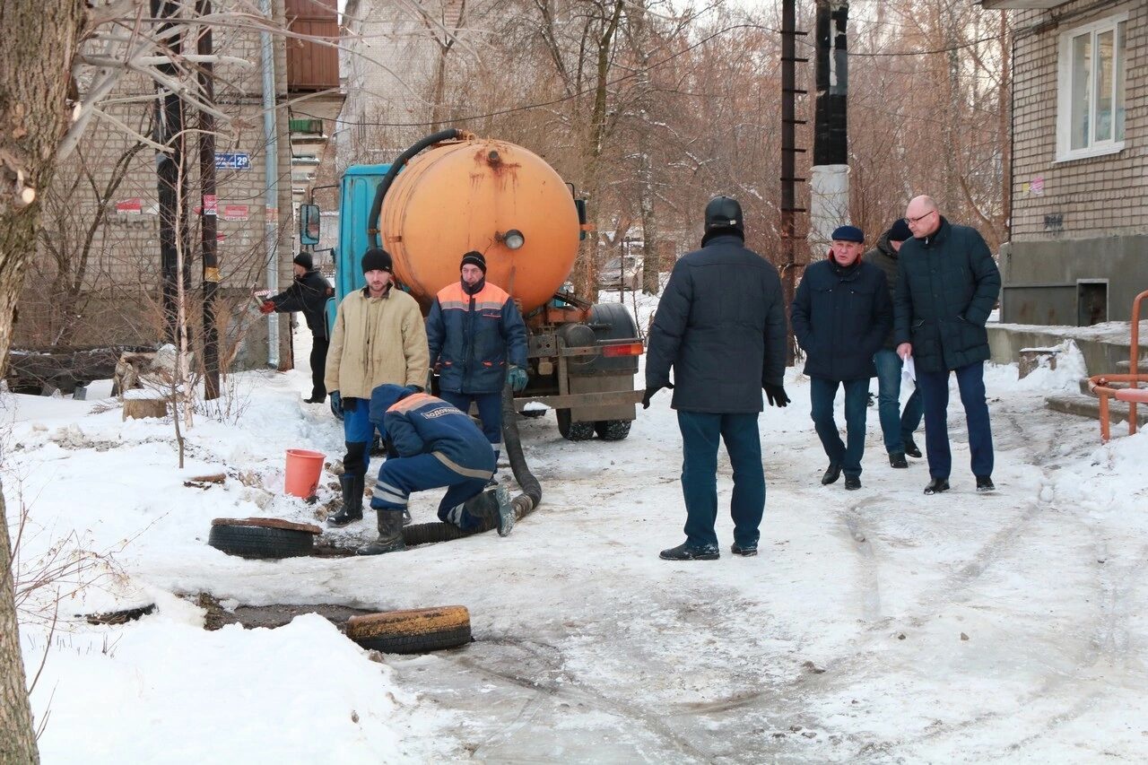 В Рязани устраняют крупный засор канализационного коллектора | 20.12.2022 |  Рязань - БезФормата