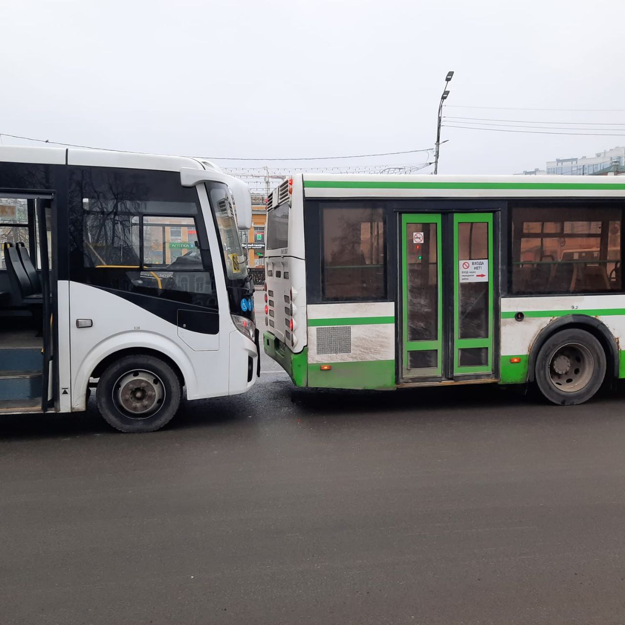 В Рязани столкнулись сразу 4 автобуса | 27.01.2023 | Рязань - БезФормата