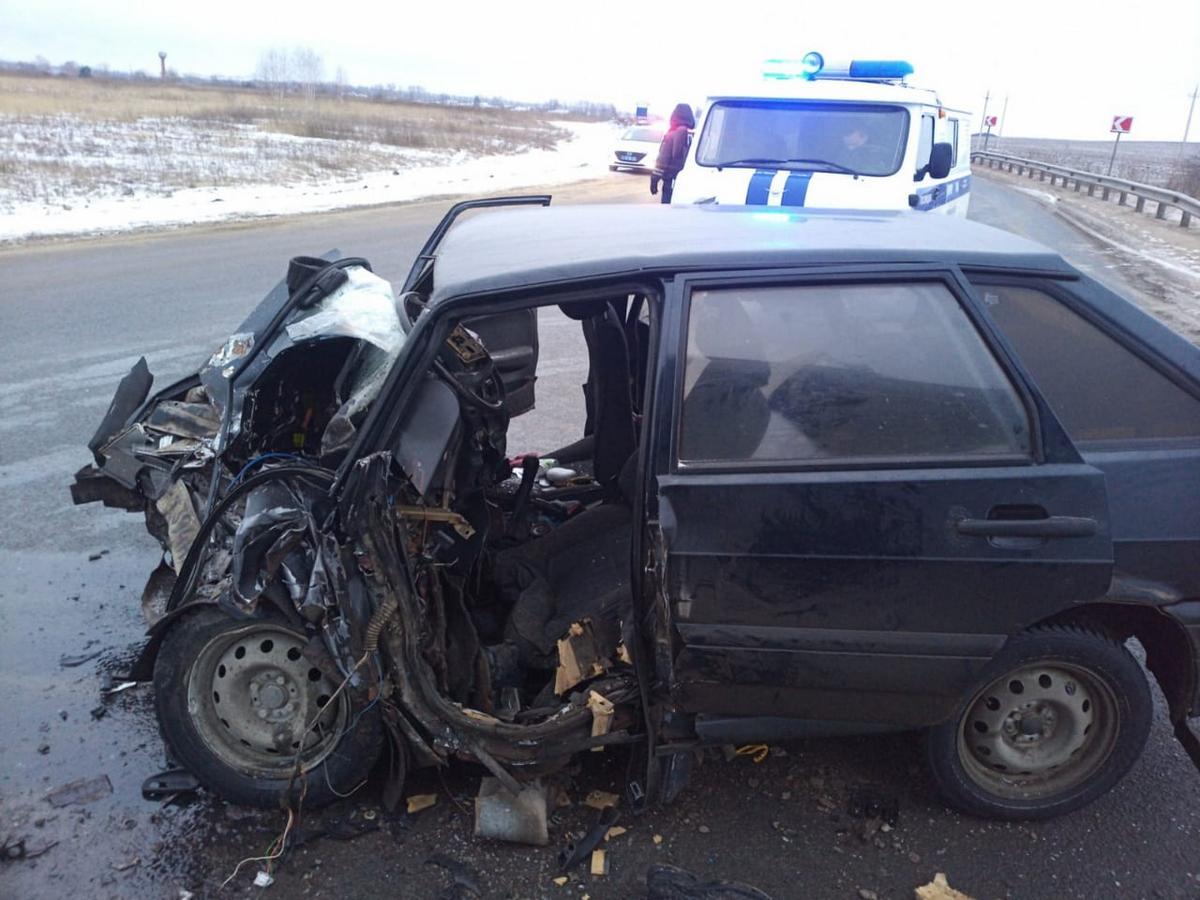 Водитель ВАЗа погиб в ДТП в Рязанской области