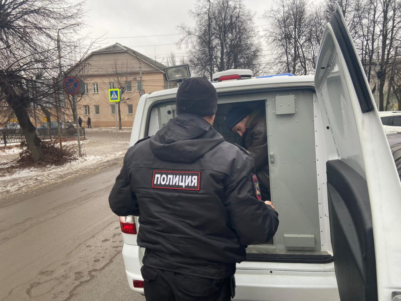 Рязанские полицейские в ходе рейдов в выходные задержали двух граждан, находившихся в федеральном розыске
