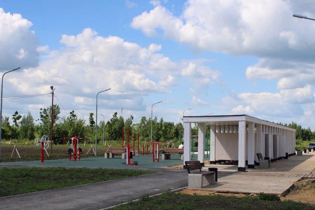 В 18 муниципалитетах Рязанской области в этом году преобразятся места для отдыха В 18 муниципалитетах Рязанской области в этом году преобразятся места для отдыха В частности, обновление ждёт центральную часть города Михайлова, улицы в Спас-Клепиках и селе Ижевское Спасского района, ансамбль площади Соборной в Касимове.