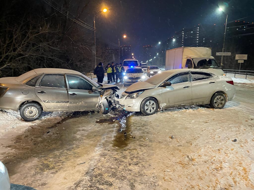 В Рязани столкнулись «Лада Гранта» и Hyundai Solaris, 4 человека пострадали  | 20.02.2023 | Рязань - БезФормата