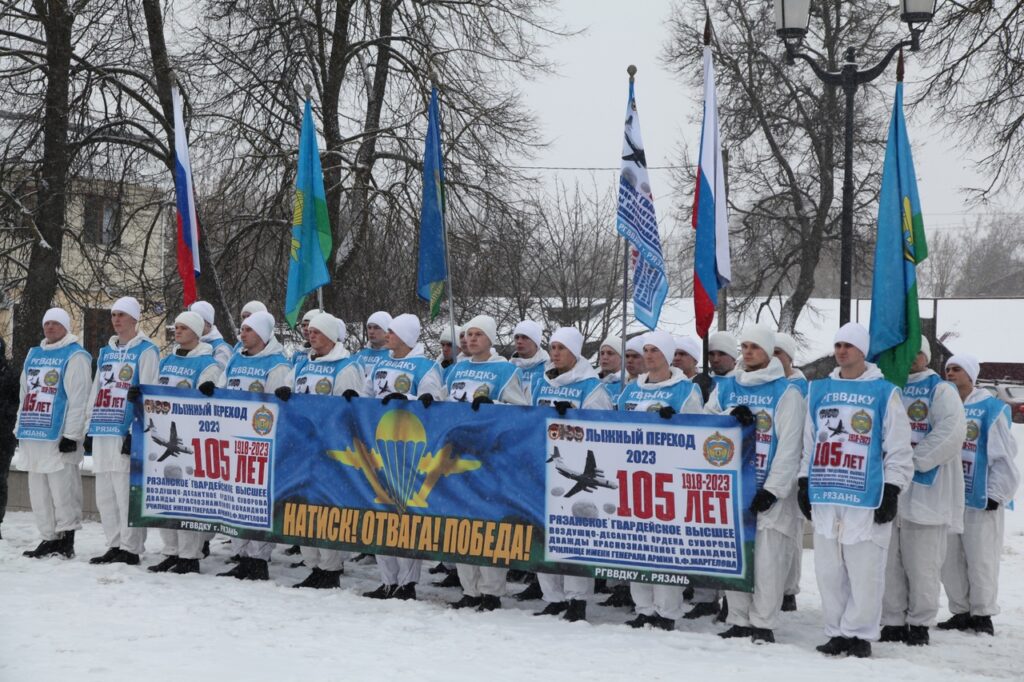 В Касимове встретили участников Лыжного перехода – курсантов Рязанского десантного училища