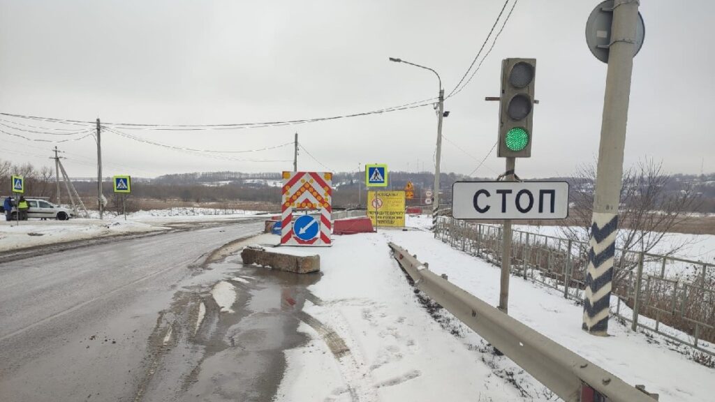 В Рязанской области по мосту через Проню закроют проезд тяжёлых большегрузов